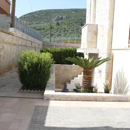 αριων Village &