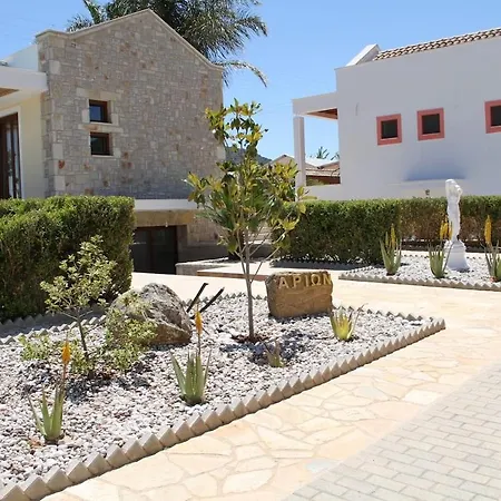 αριων Village & *