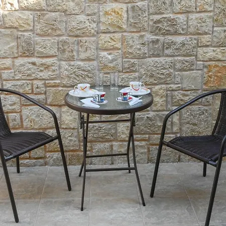 αριων Village & * נאפפליו