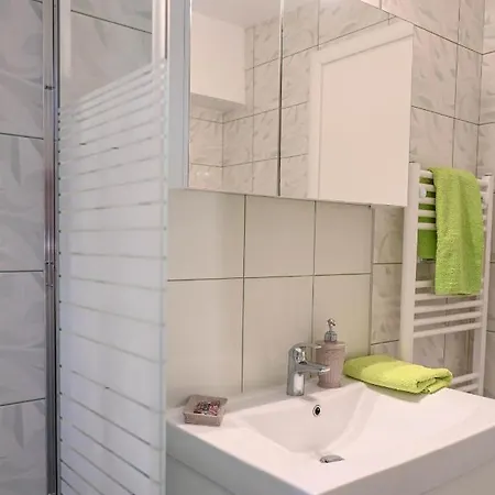 αριων Village & *