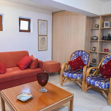 αριων Village &