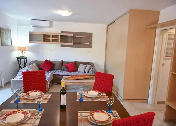 αριων Village & *