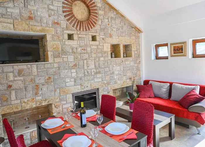 αριων Village & *