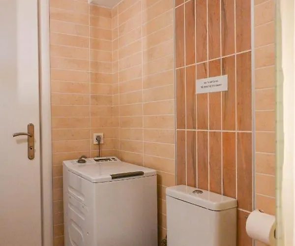 αριων Village & *