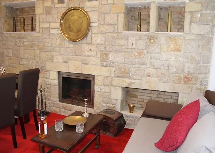 αριων Village & Náuplia